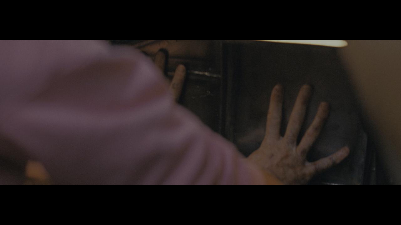 [紧锁][BD-MKV/44.77GB][简繁英字幕][4K-2160P][HDR版本][H265编码][蓝光压制]