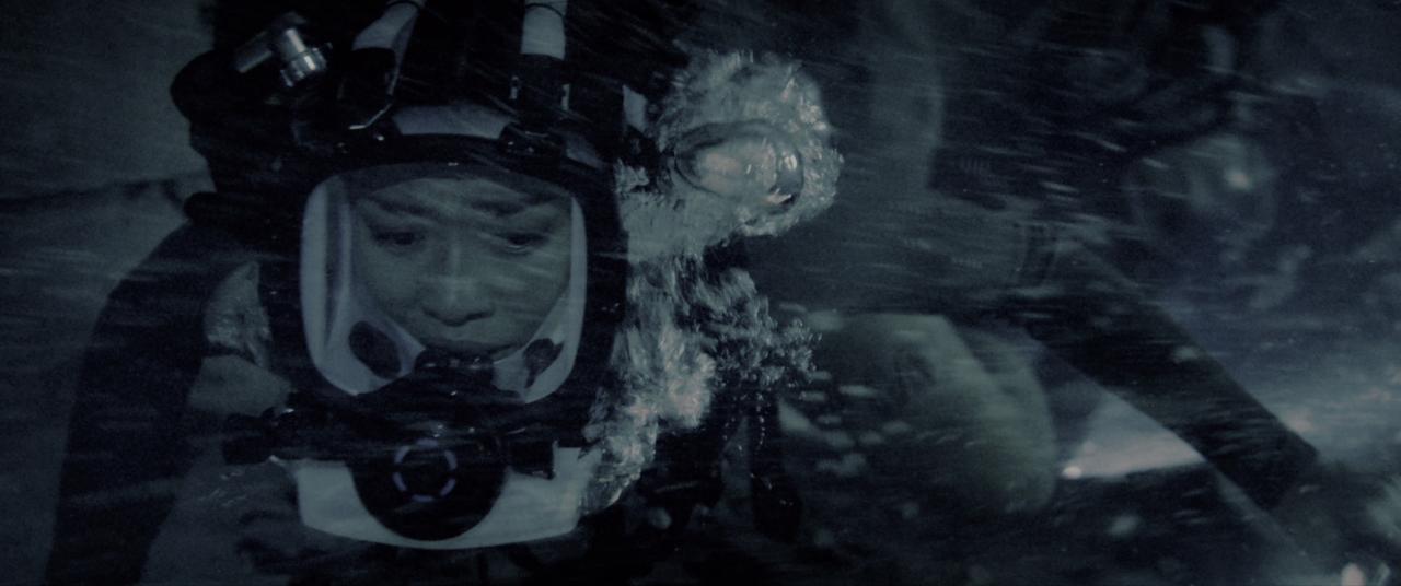 [鲨海逃生][BD-MKV/24.58GB][国英多音轨/简繁英双语字幕][4K-2160P][HDR版本][H265编码][蓝光压制]